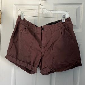 Women’s size 12 Mountain Hardwear mauve shorts